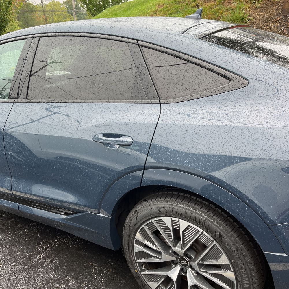 2024 Audi Q8 e-tron S-Line Pres
