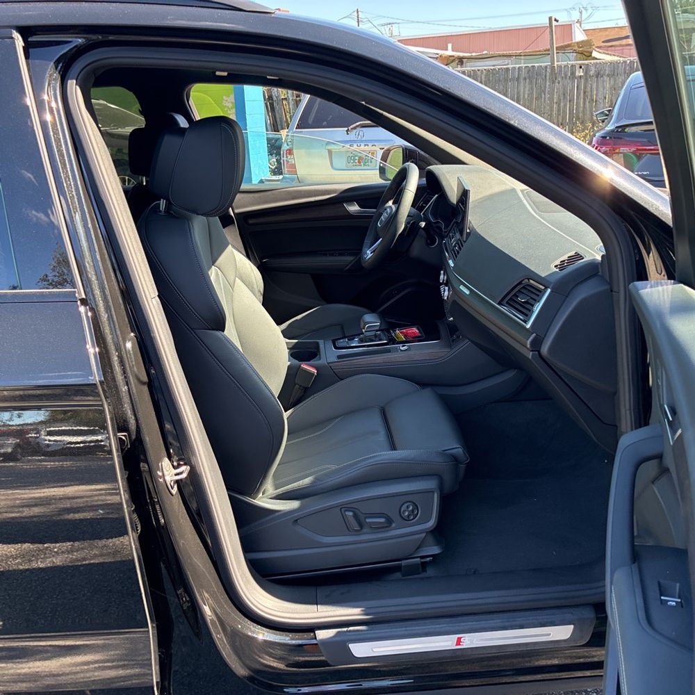 2025 Audi Q5 S-Line Prem+ 55 PHEV