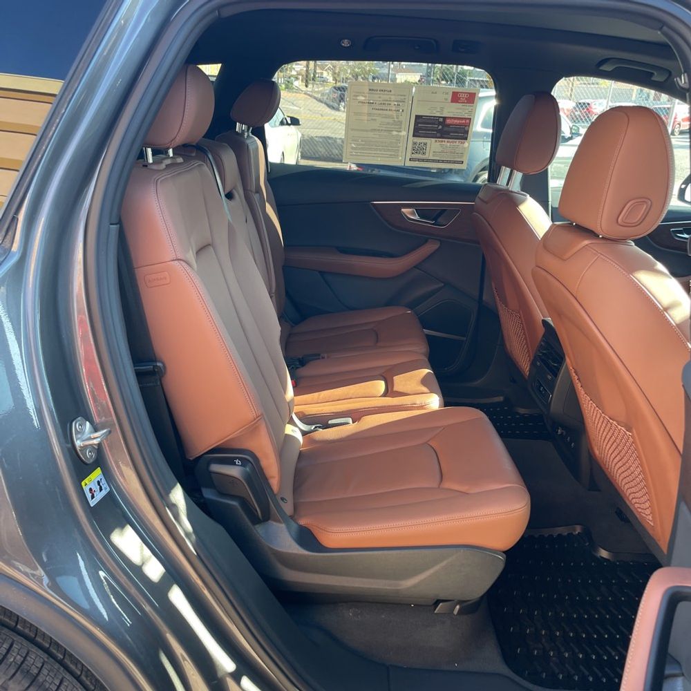 2025 Audi Q7 Premium Plus 45