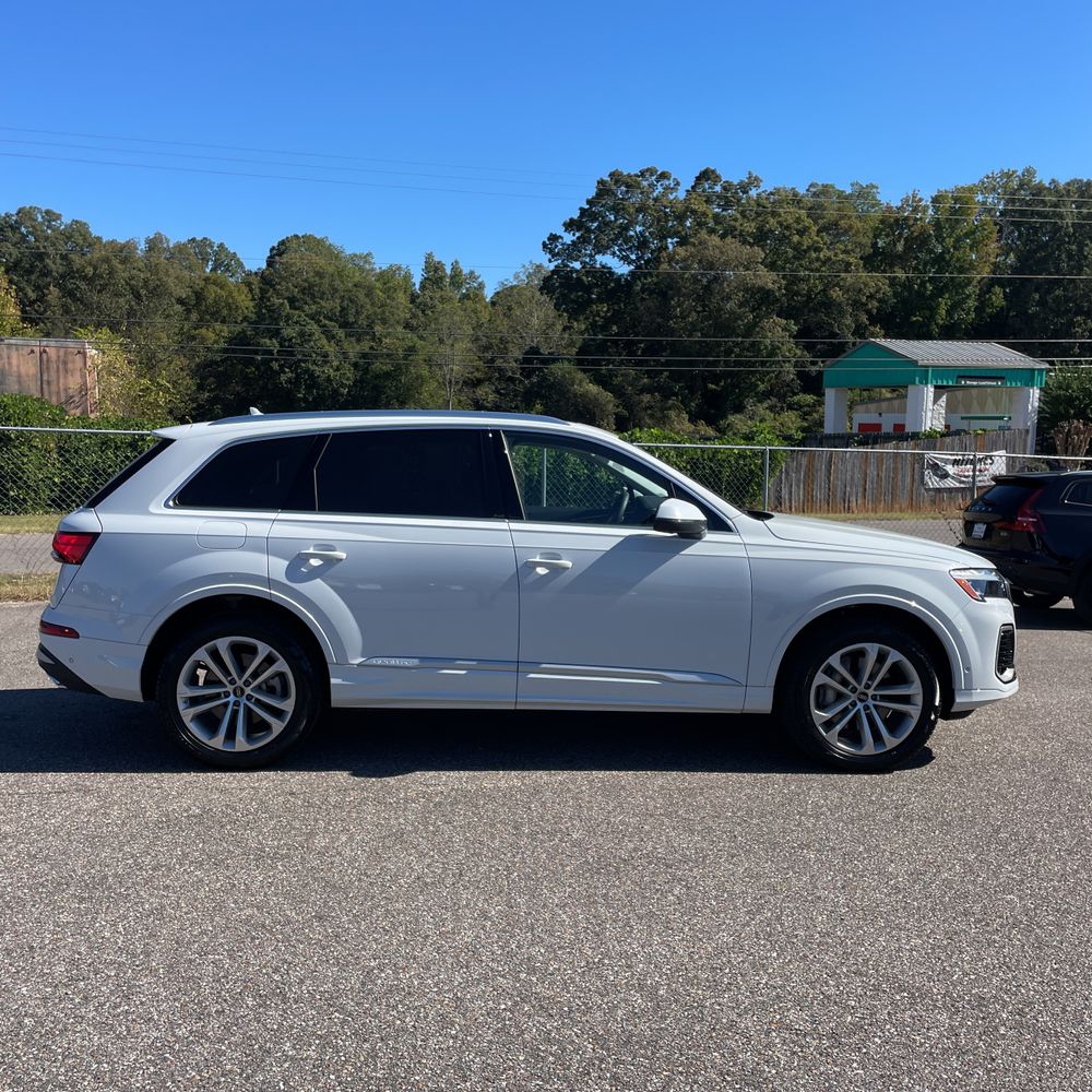 2025 Audi Q7 Premium Plus 45