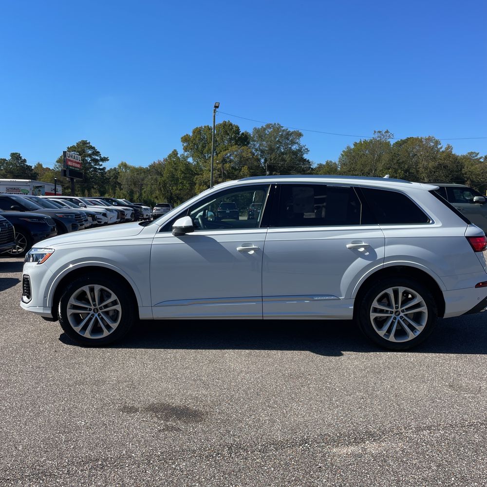 2025 Audi Q7 Premium Plus 45