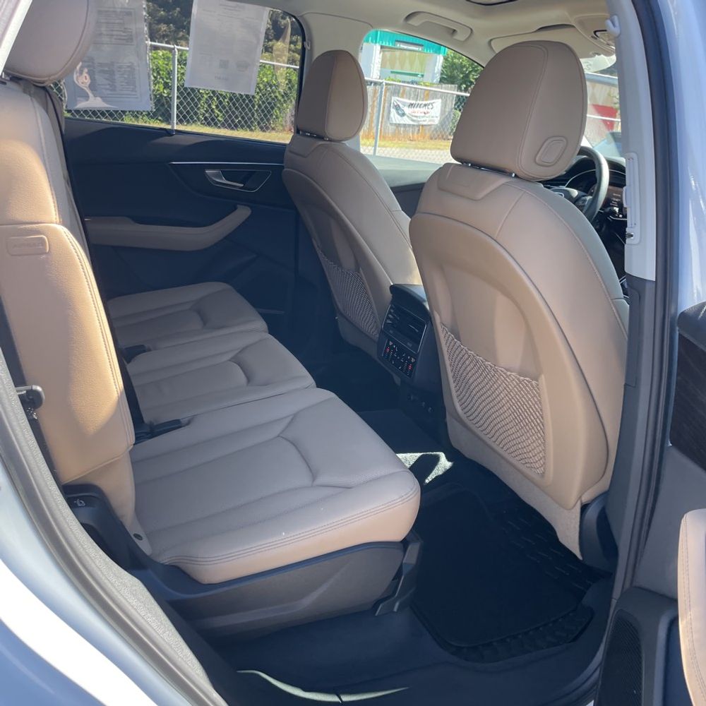 2025 Audi Q7 Premium Plus 45