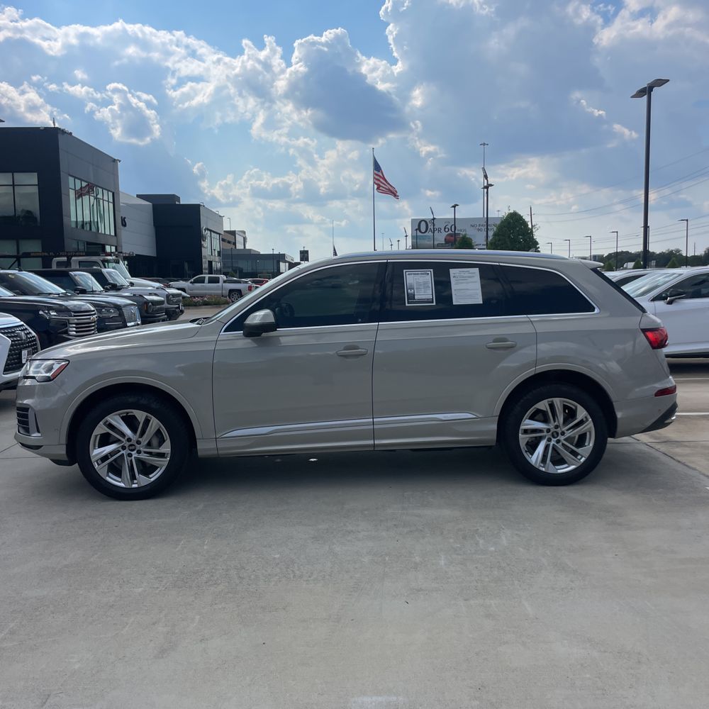 2022 Audi Q7 Premium Plus 45 TFSI