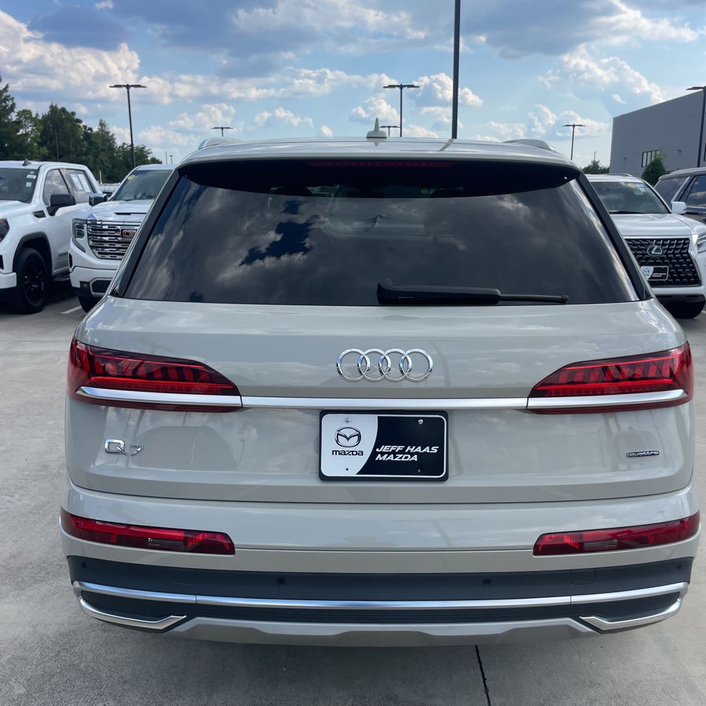 2022 Audi Q7 Premium Plus 45 TFSI