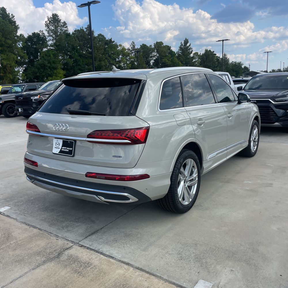 2022 Audi Q7 Premium Plus 45 TFSI