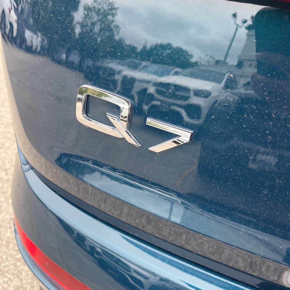 2022 Audi Q7 Premium Plus 45 TFSI