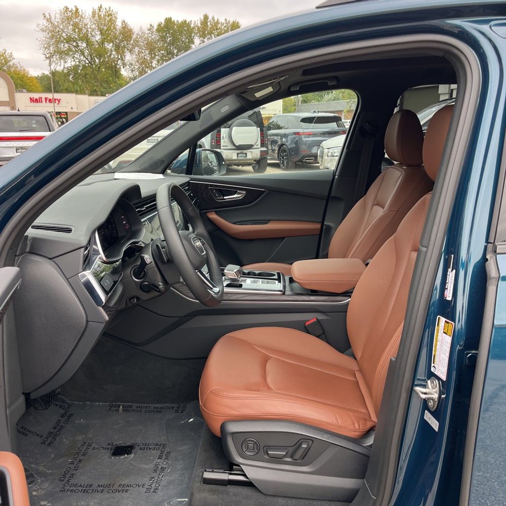 2022 Audi Q7 Premium Plus 45 TFSI