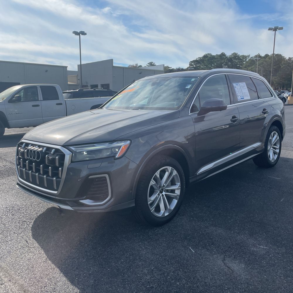 2025 Audi Q7 Premium Plus 55
