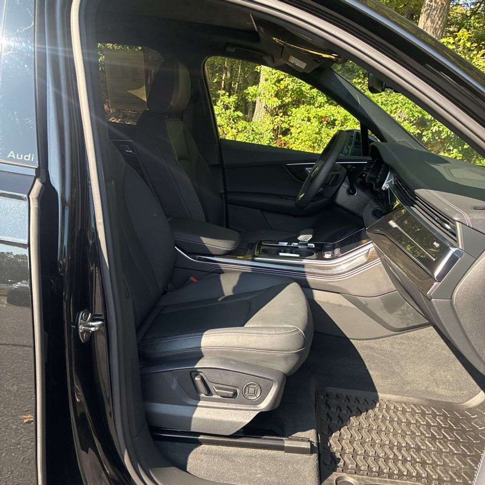 2025 Audi Q7 Premium Plus 55