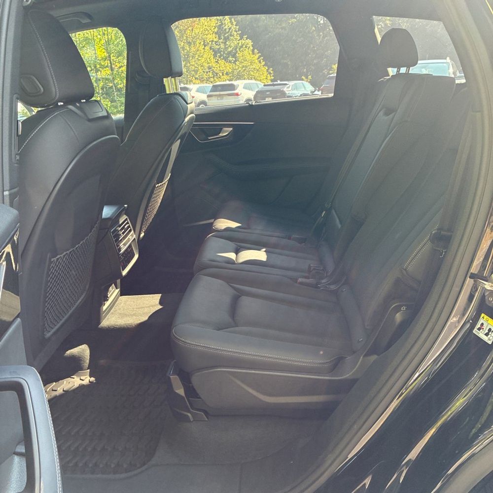 2025 Audi Q7 Premium Plus 55