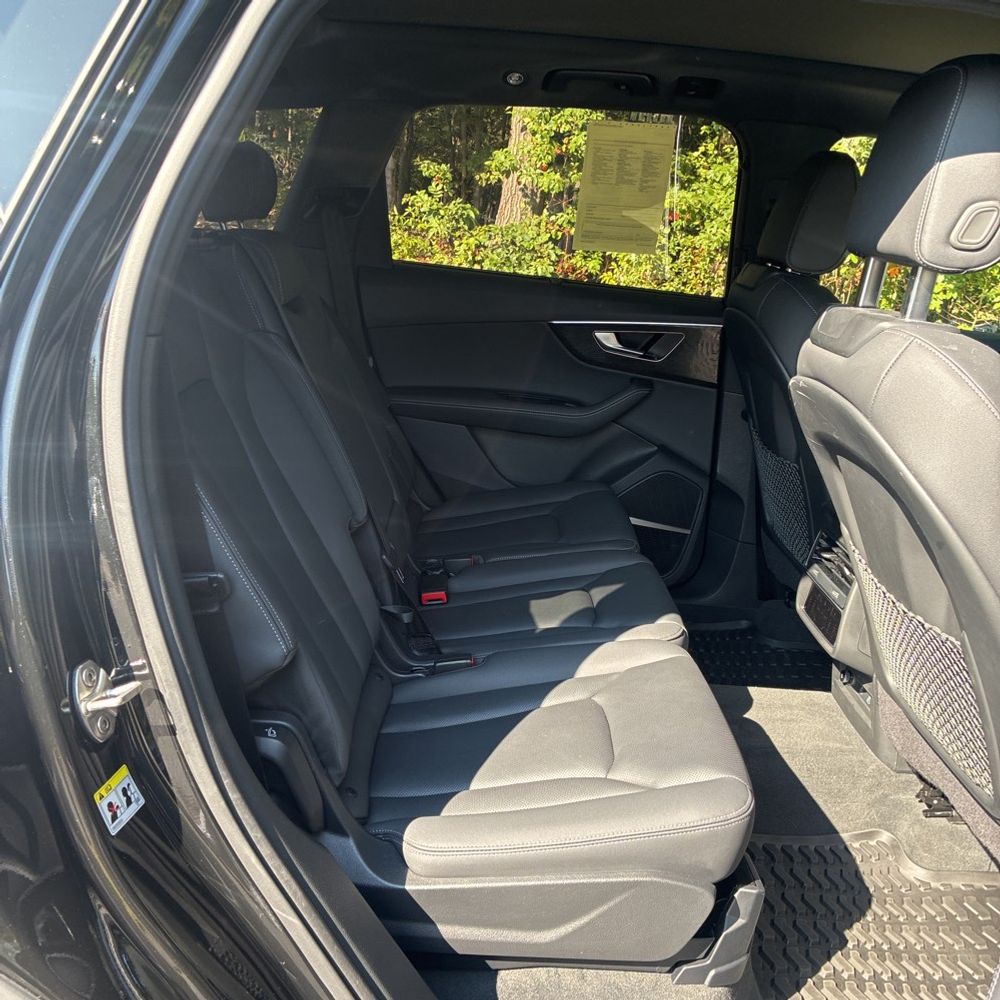2025 Audi Q7 Premium Plus 55