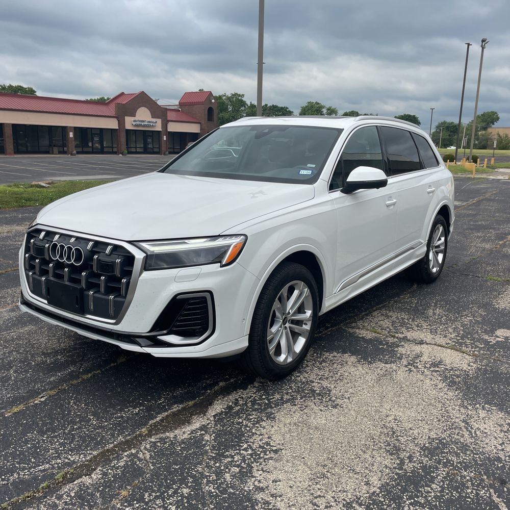 2025 Audi Q7 Premium Plus 55