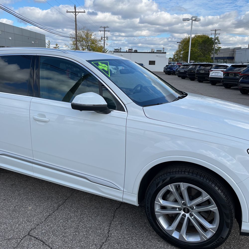 2025 Audi Q7 Premium Plus 55