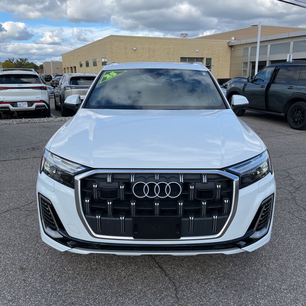 2025 Audi Q7 Premium Plus 55