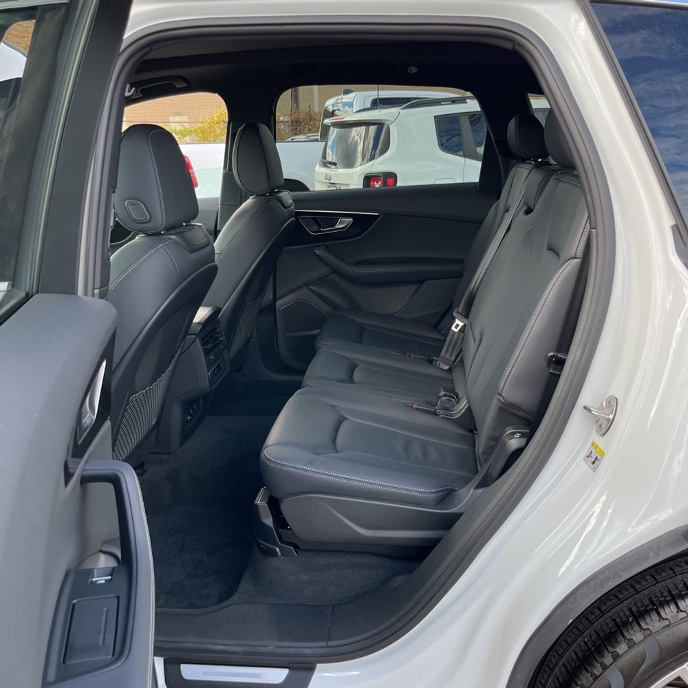 2025 Audi Q7 Premium Plus 55