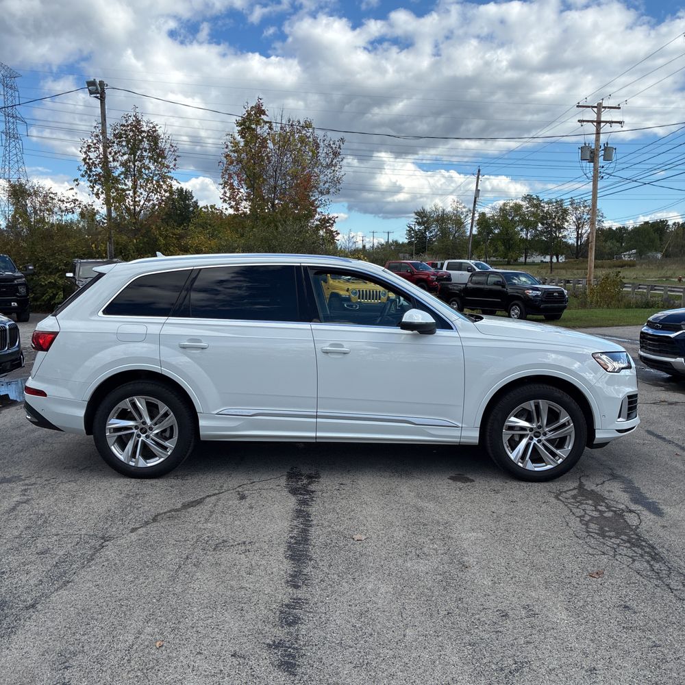 2024 Audi Q7 Premium Plus 55