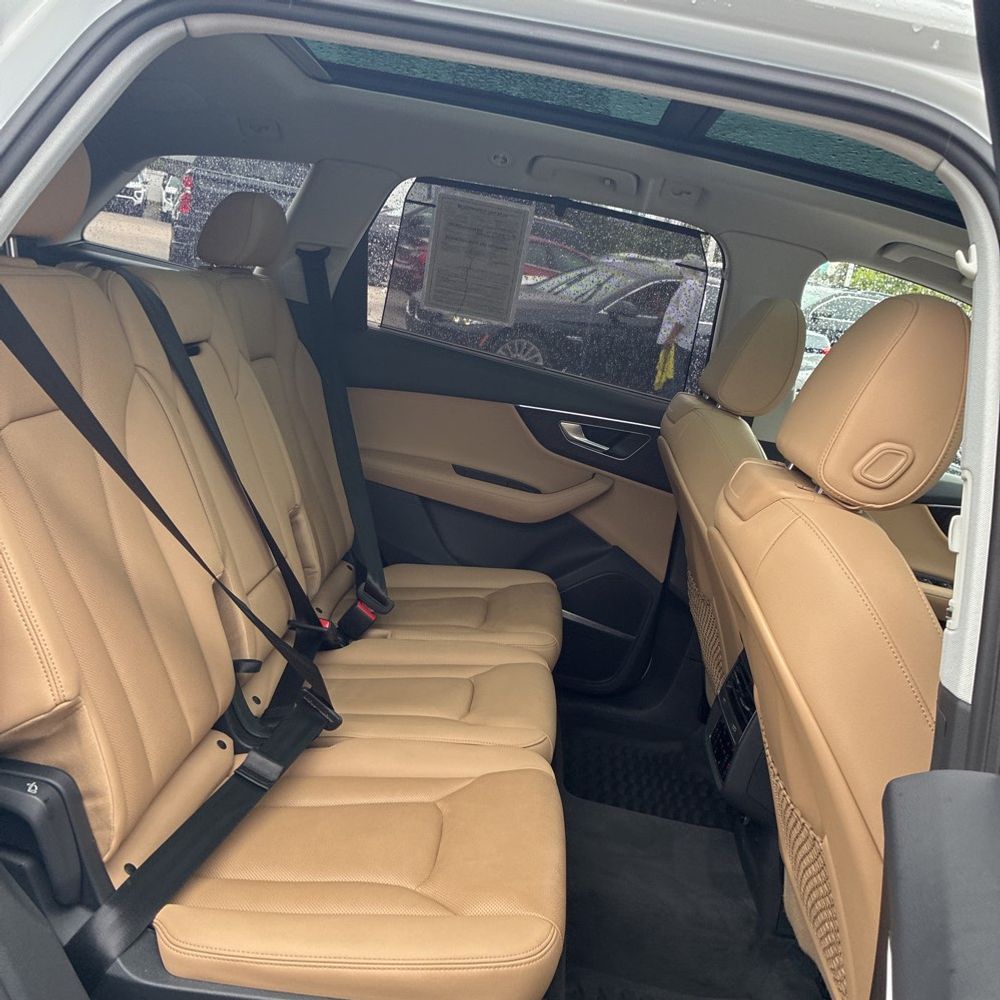 2021 Audi Q7 Prestige
