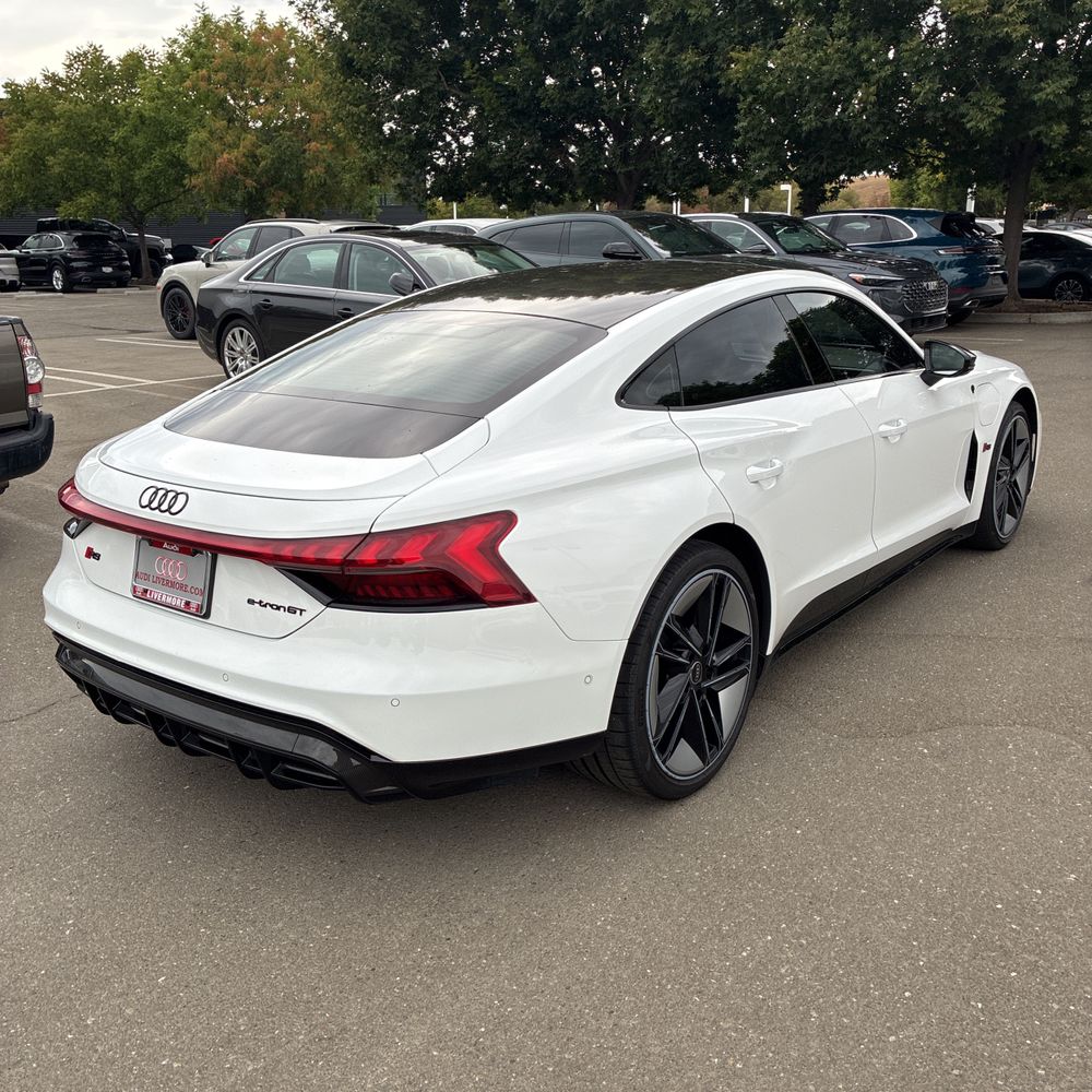 2022 Audi e-tron GT RS