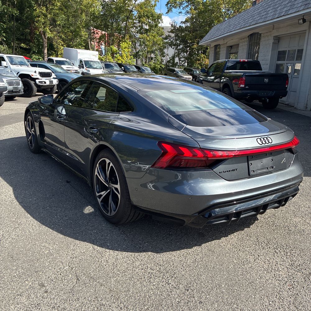 2024 Audi e-tron GT Prestige