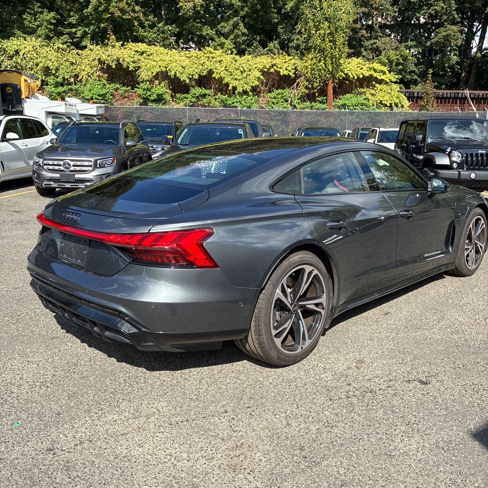 2024 Audi e-tron GT Prestige