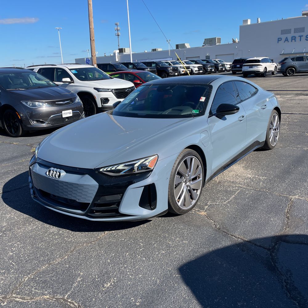 2022 Audi e-tron GT Prestige