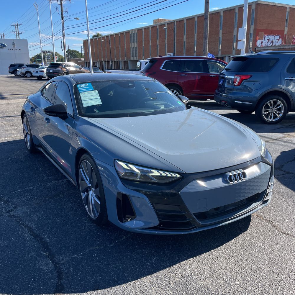 2022 Audi e-tron GT Prestige