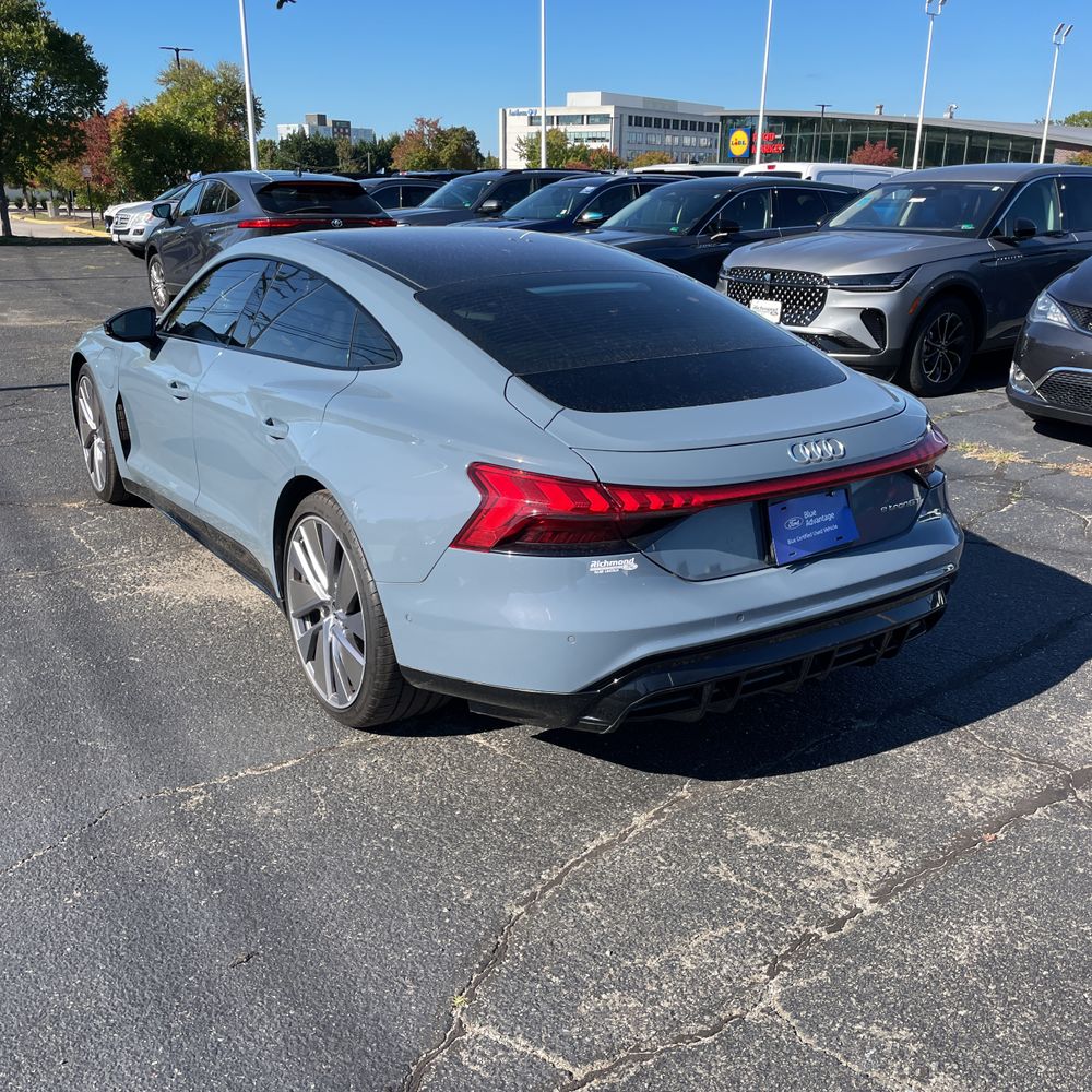 2022 Audi e-tron GT Prestige