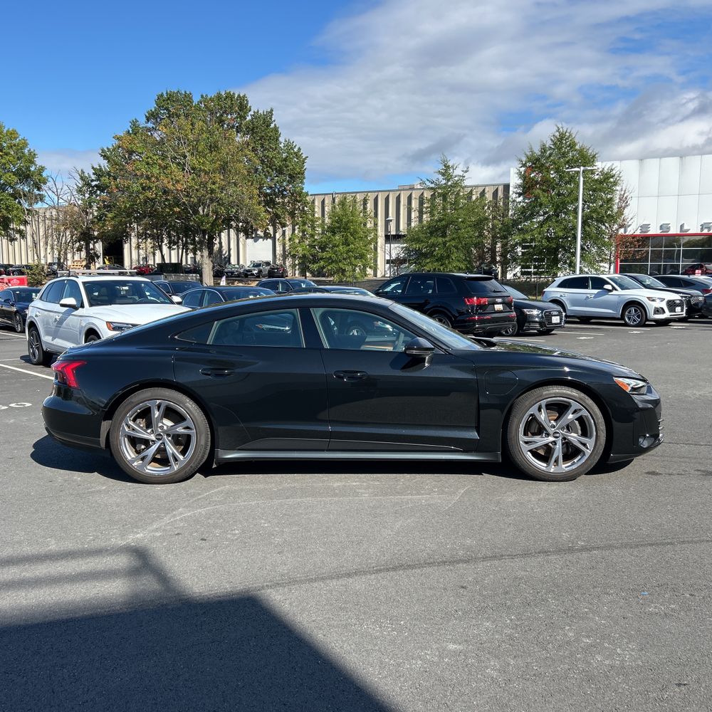 2022 Audi e-tron GT Premium Plus