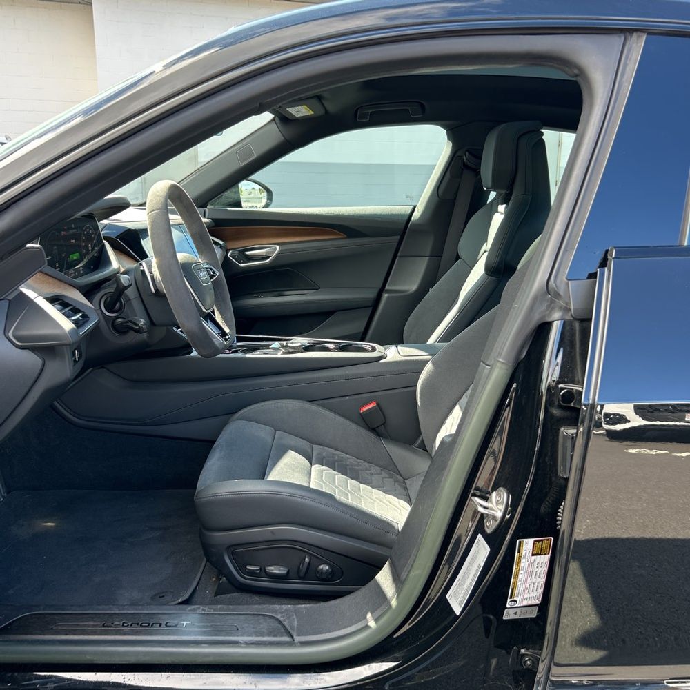 2022 Audi e-tron GT Premium Plus