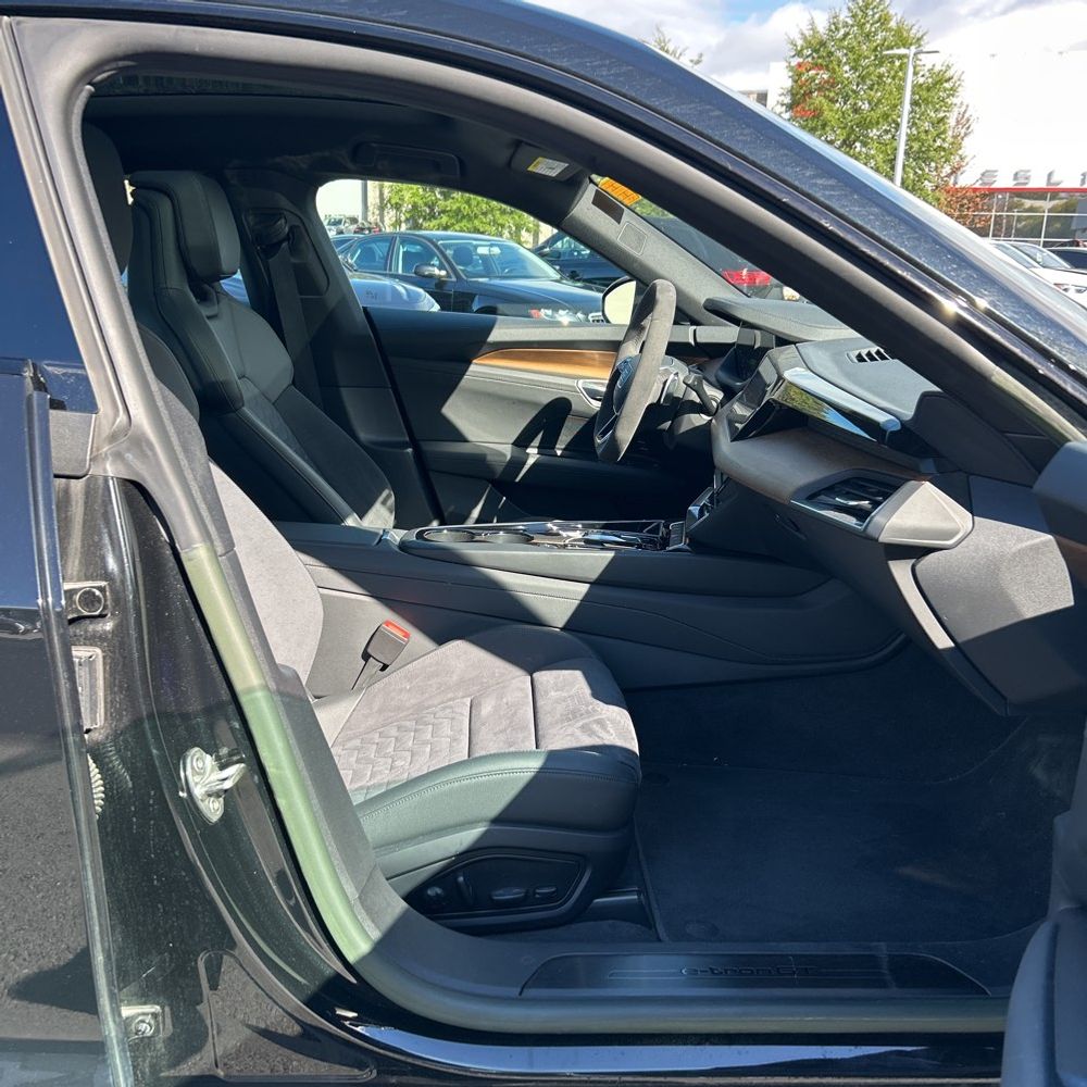 2022 Audi e-tron GT Premium Plus