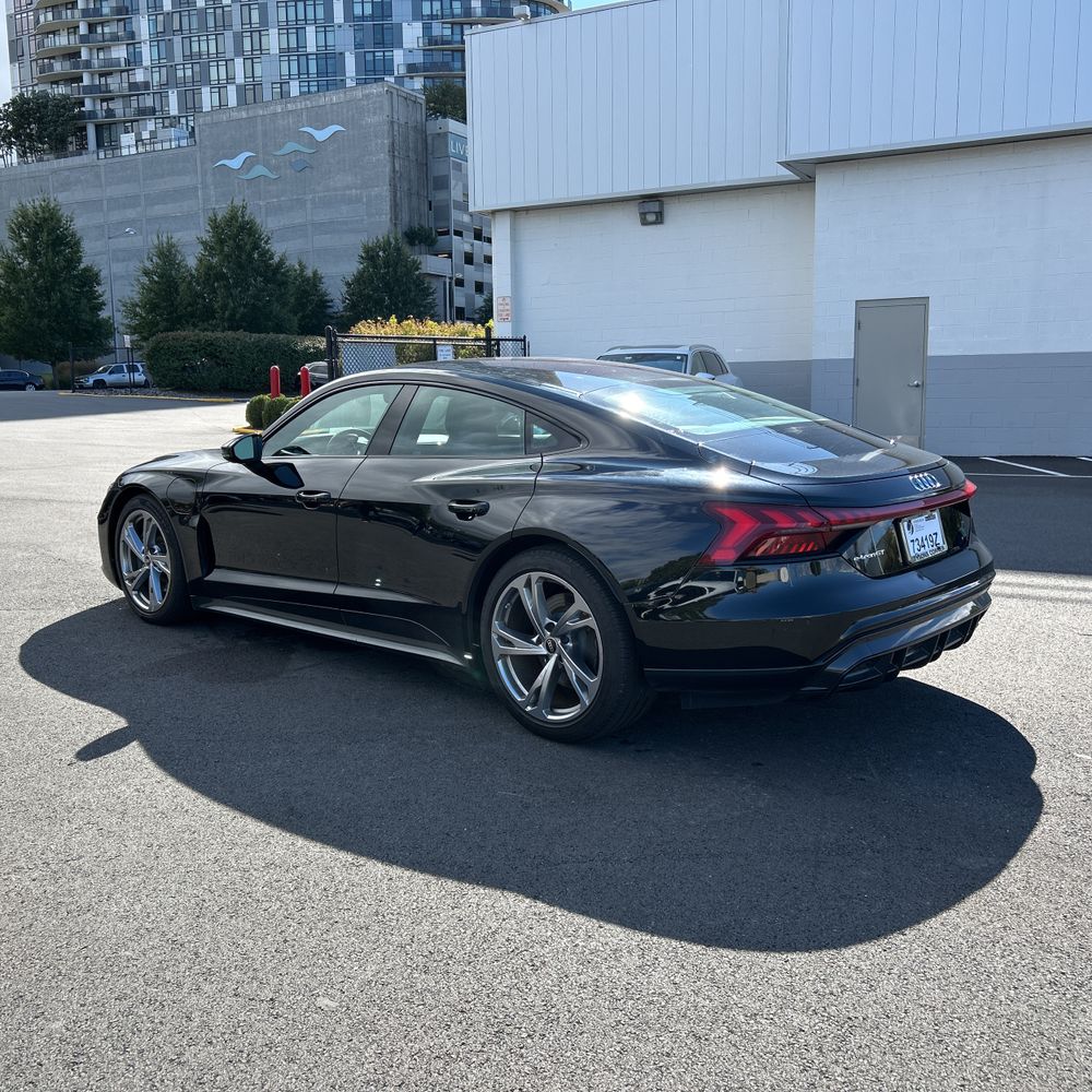 2022 Audi e-tron GT Premium Plus