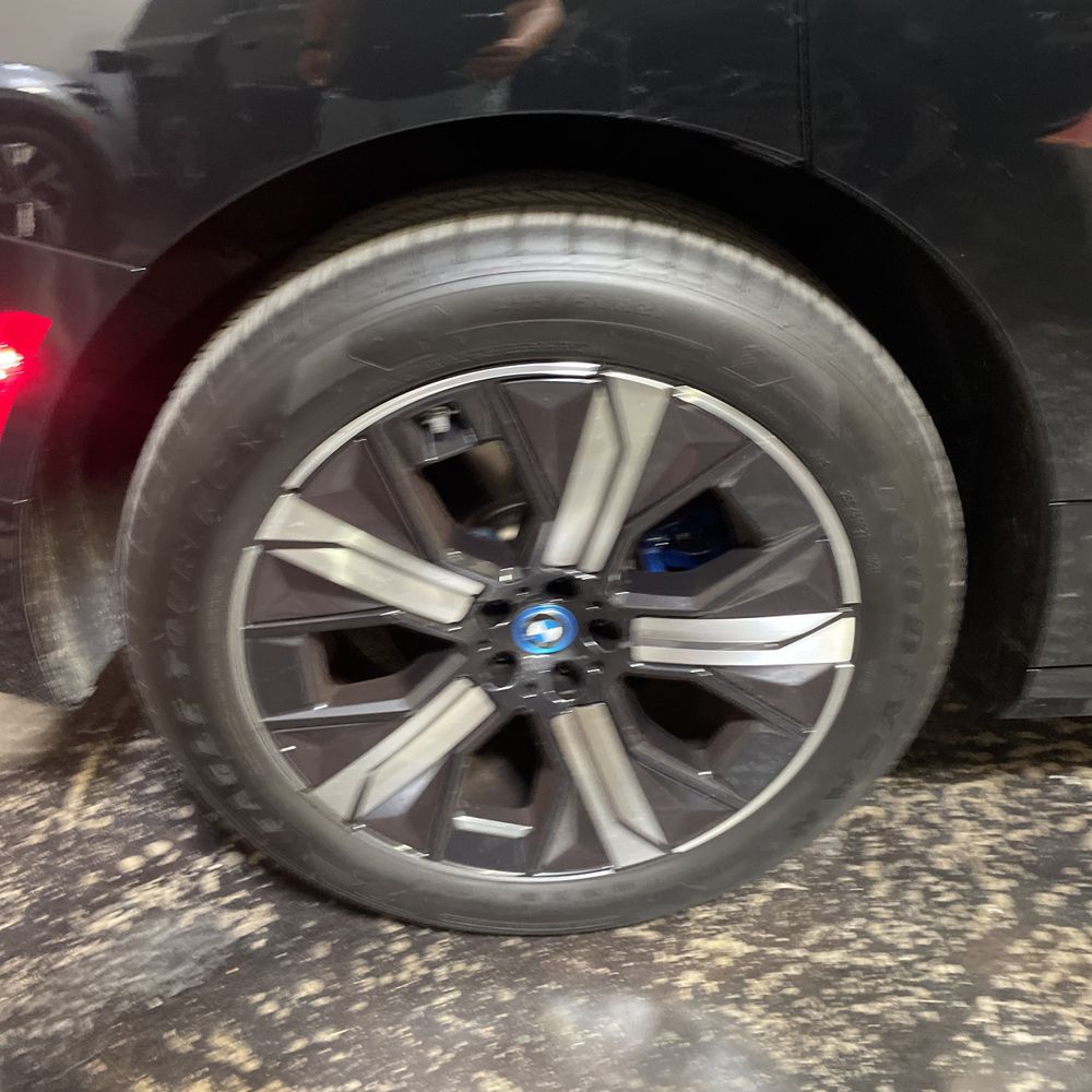 2025 BMW iX xDrive50