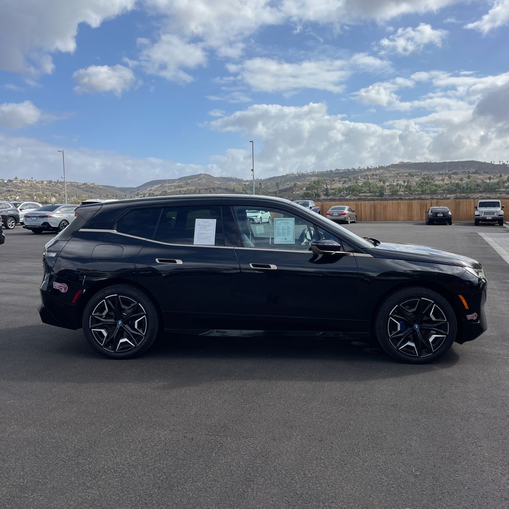 2025 BMW iX xDrive50