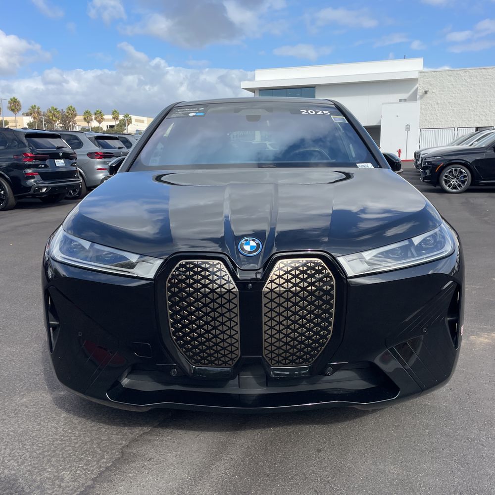 2025 BMW iX xDrive50