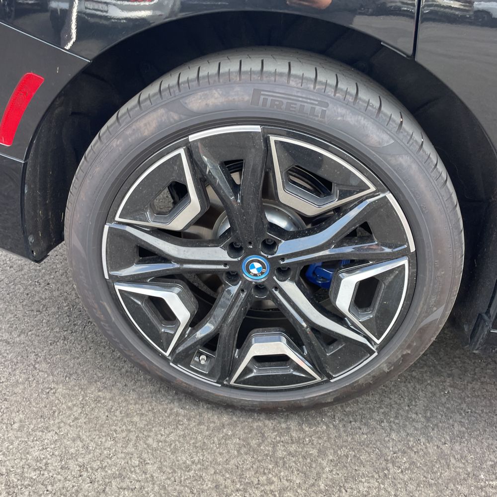 2025 BMW iX xDrive50
