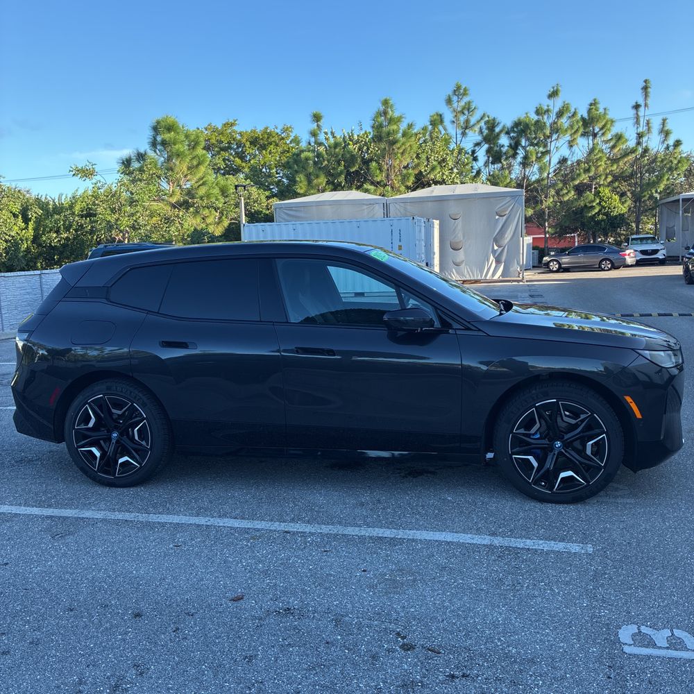 2025 BMW iX xDrive50