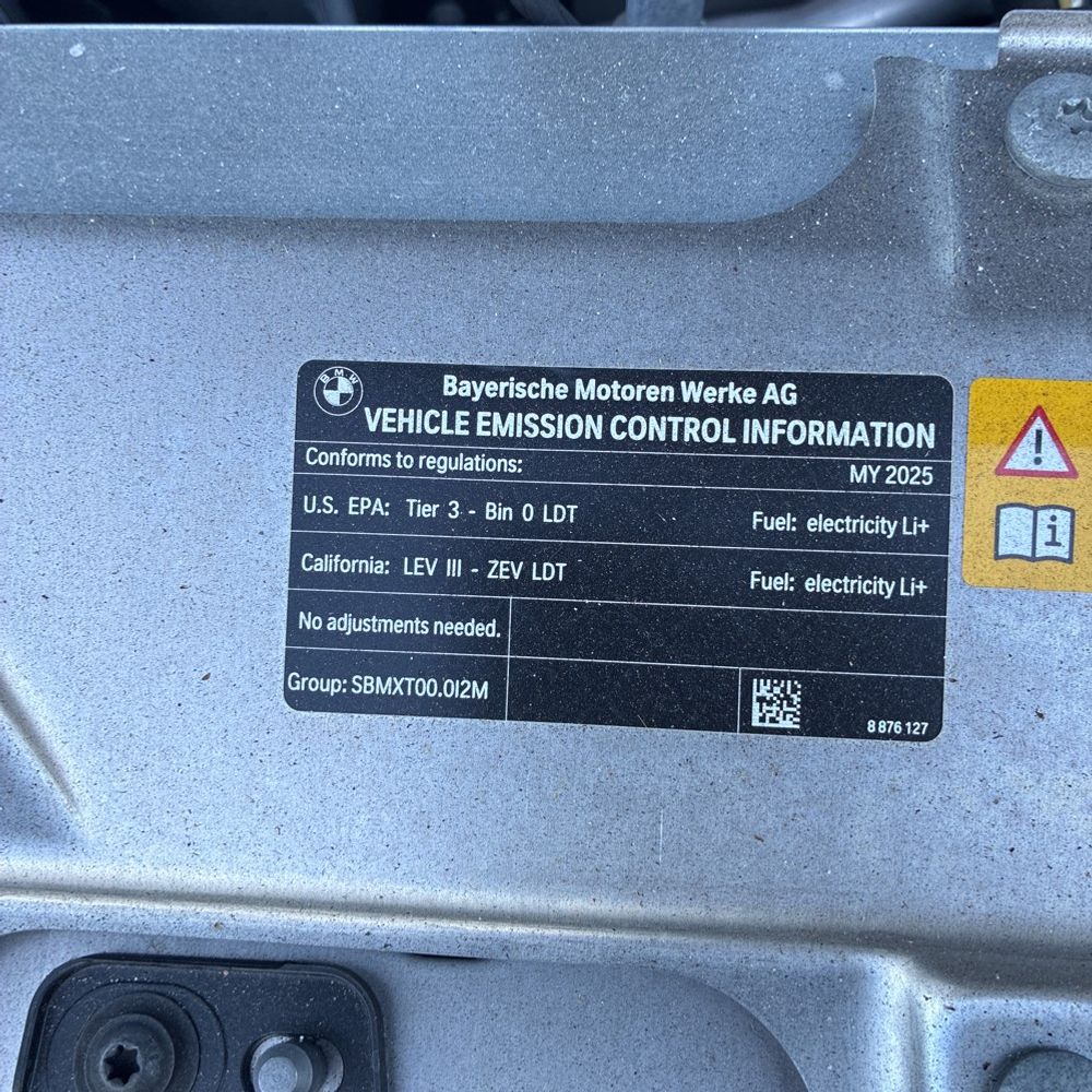 2025 BMW iX xDrive50