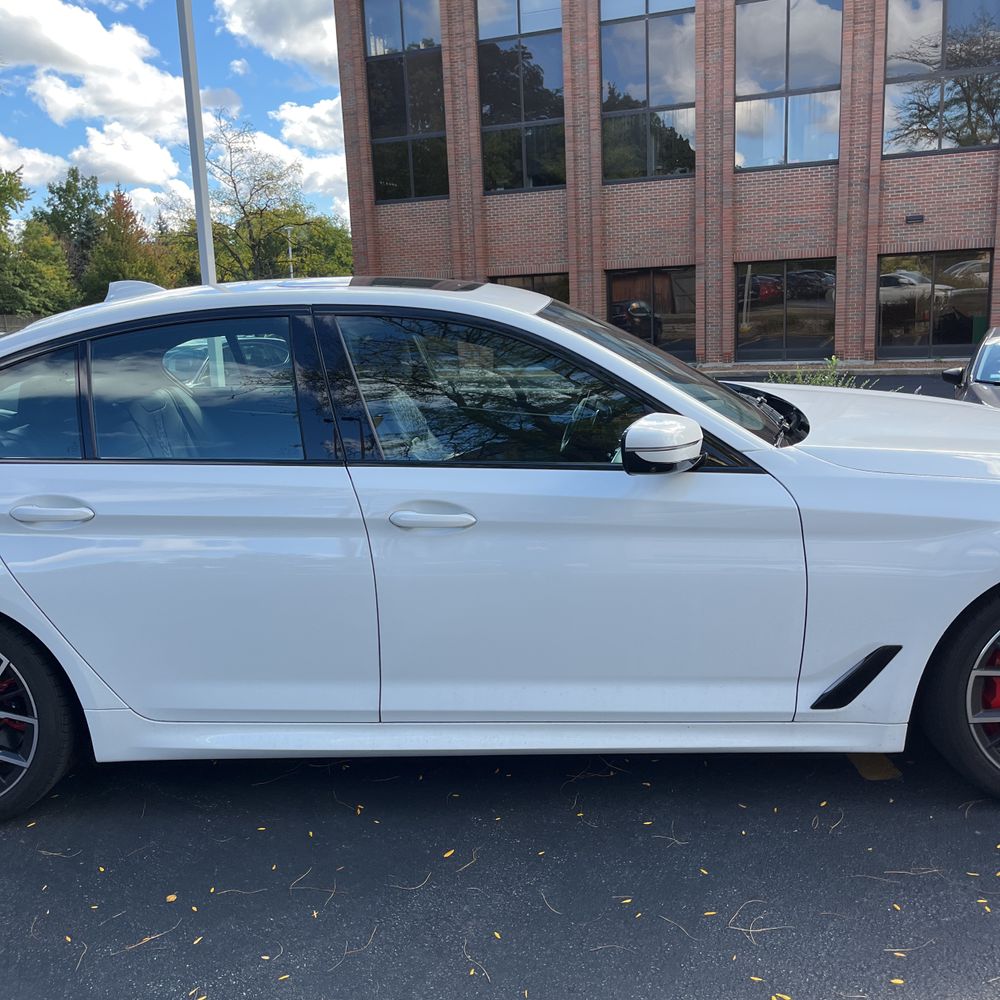2023 BMW 5-Series M550xi