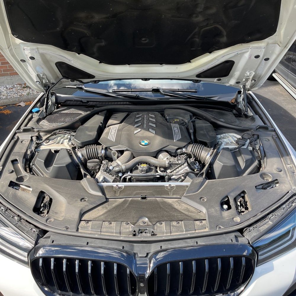 2023 BMW 5-Series M550xi