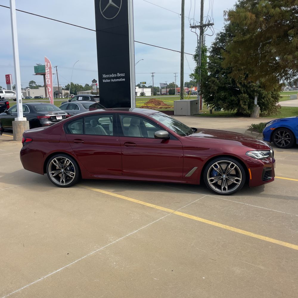 2022 BMW 5-Series M550xi