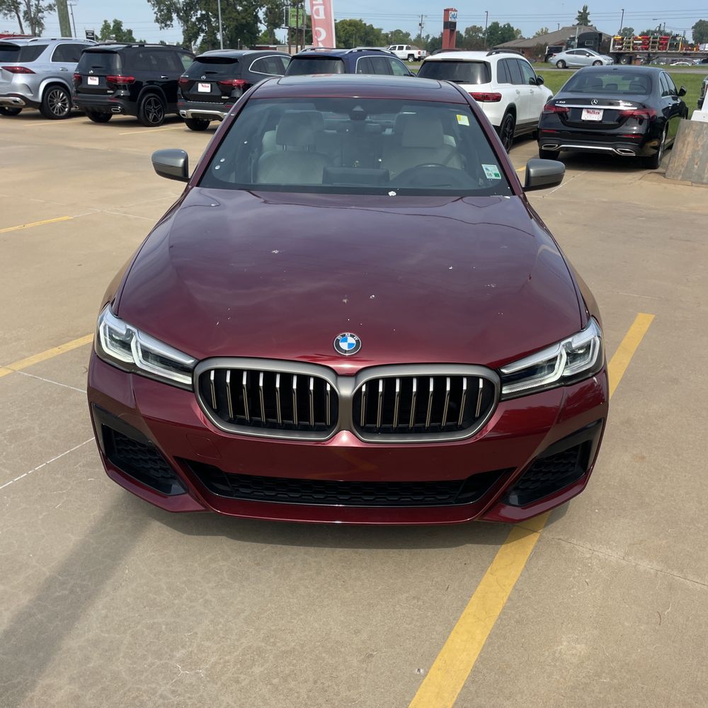 2022 BMW 5-Series M550xi