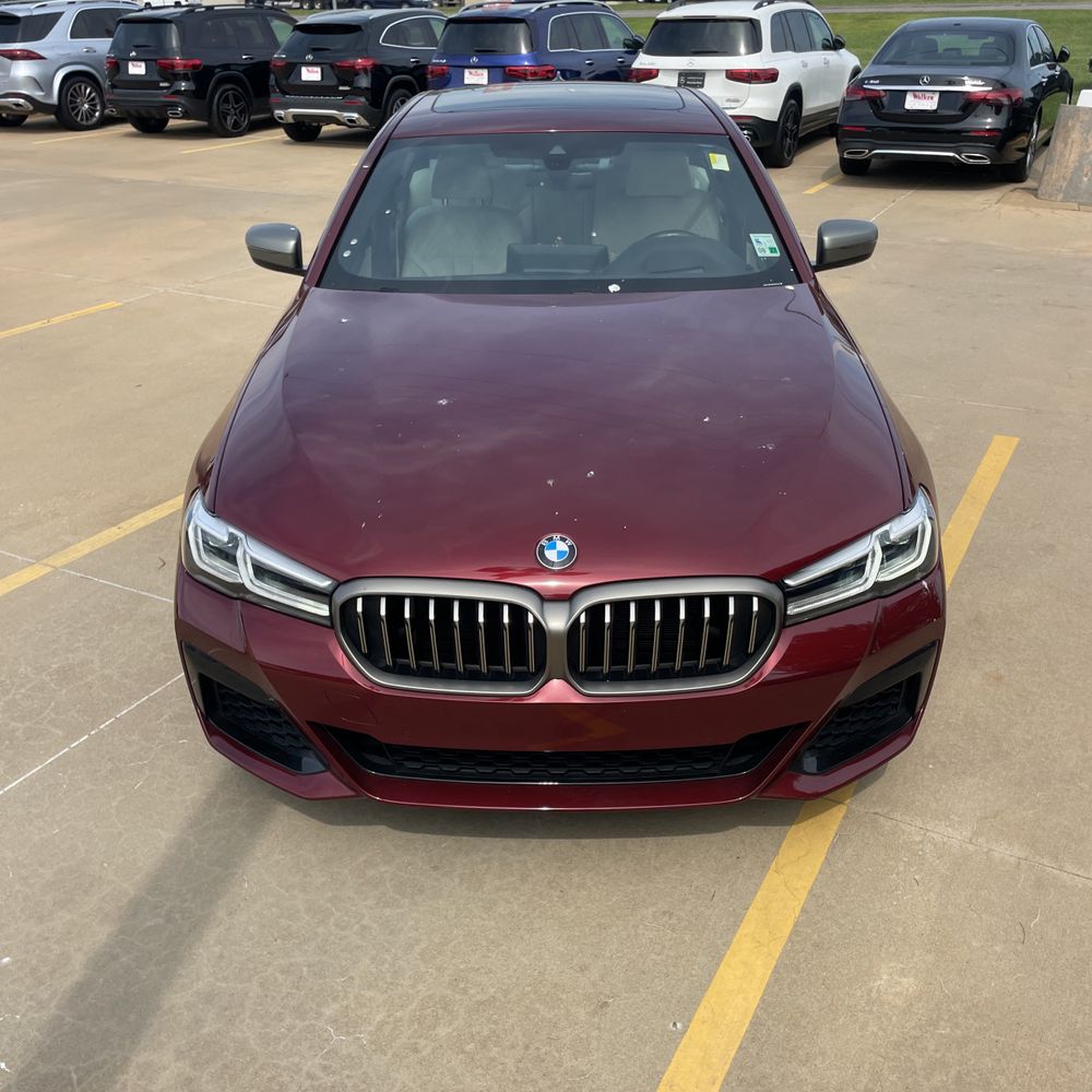 2022 BMW 5-Series M550xi