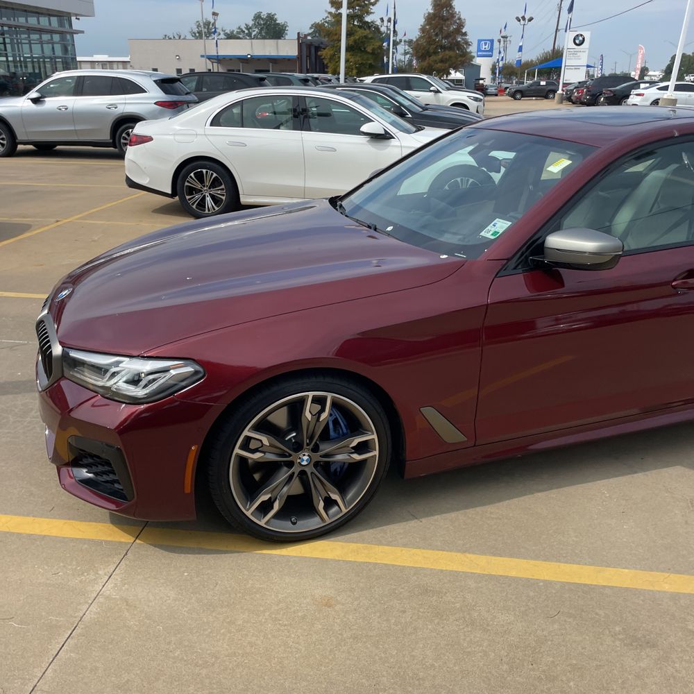 2022 BMW 5-Series M550xi