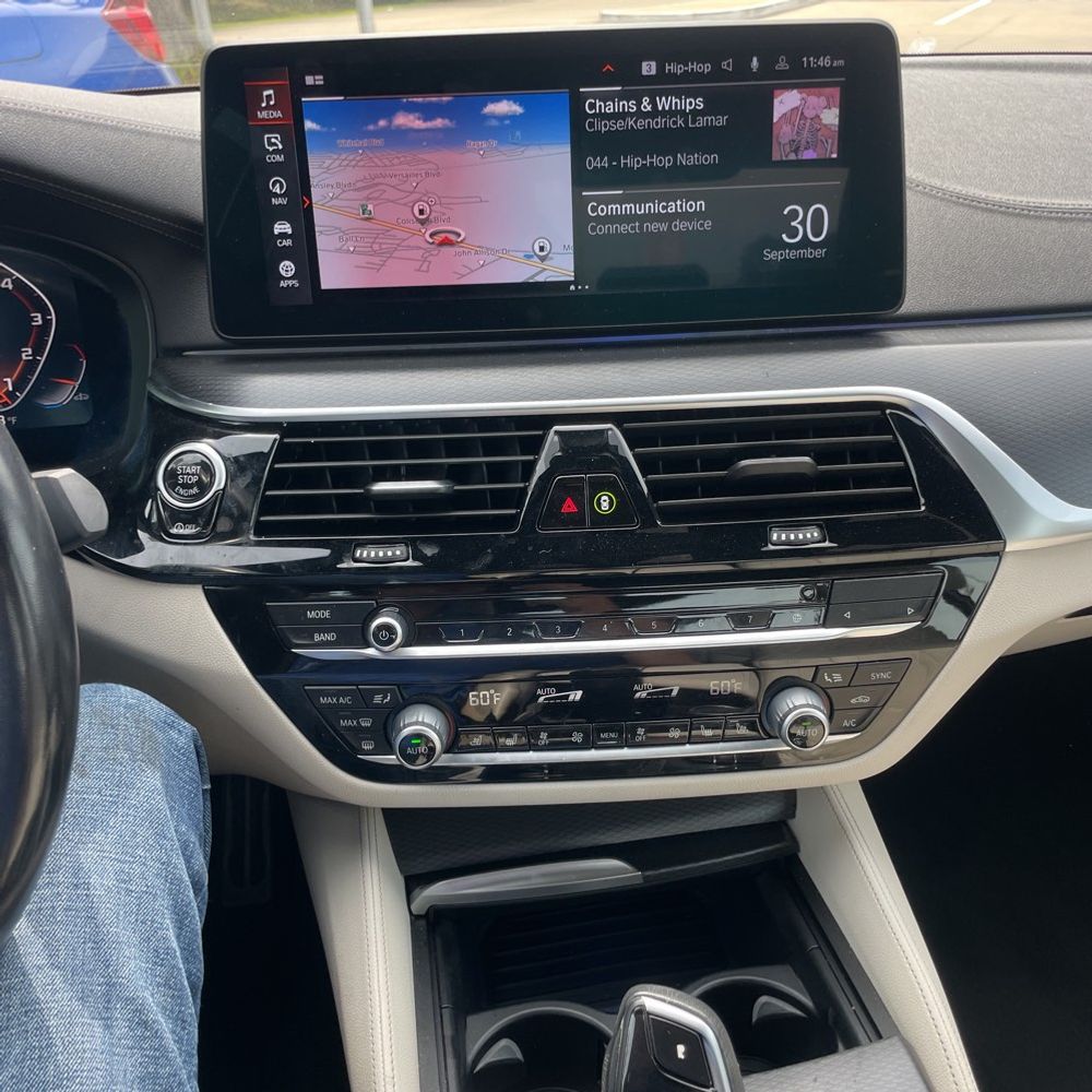 2022 BMW 5-Series M550xi