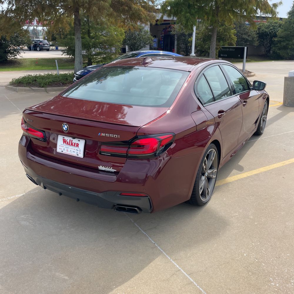 2022 BMW 5-Series M550xi
