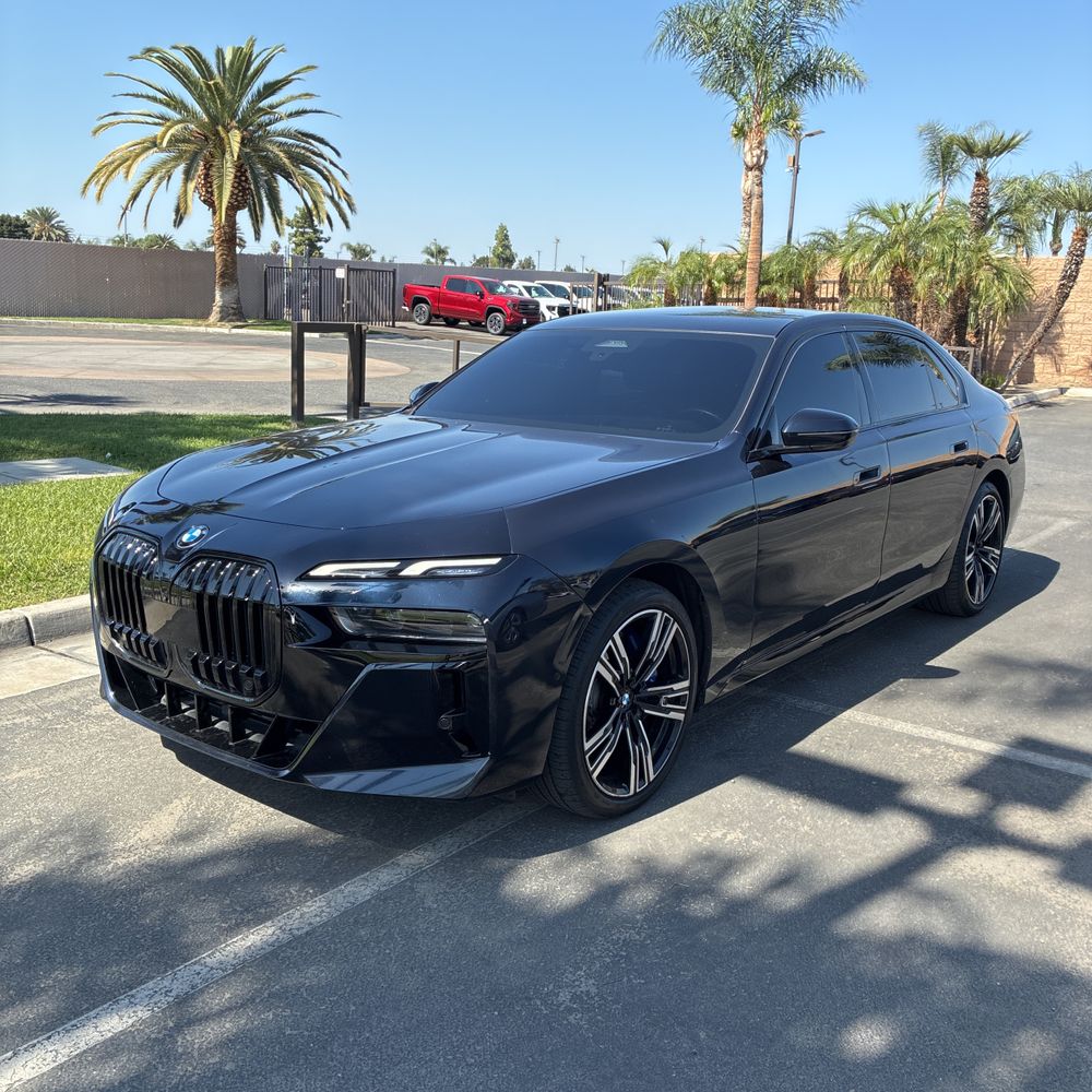 2023 BMW 7-Series 740i