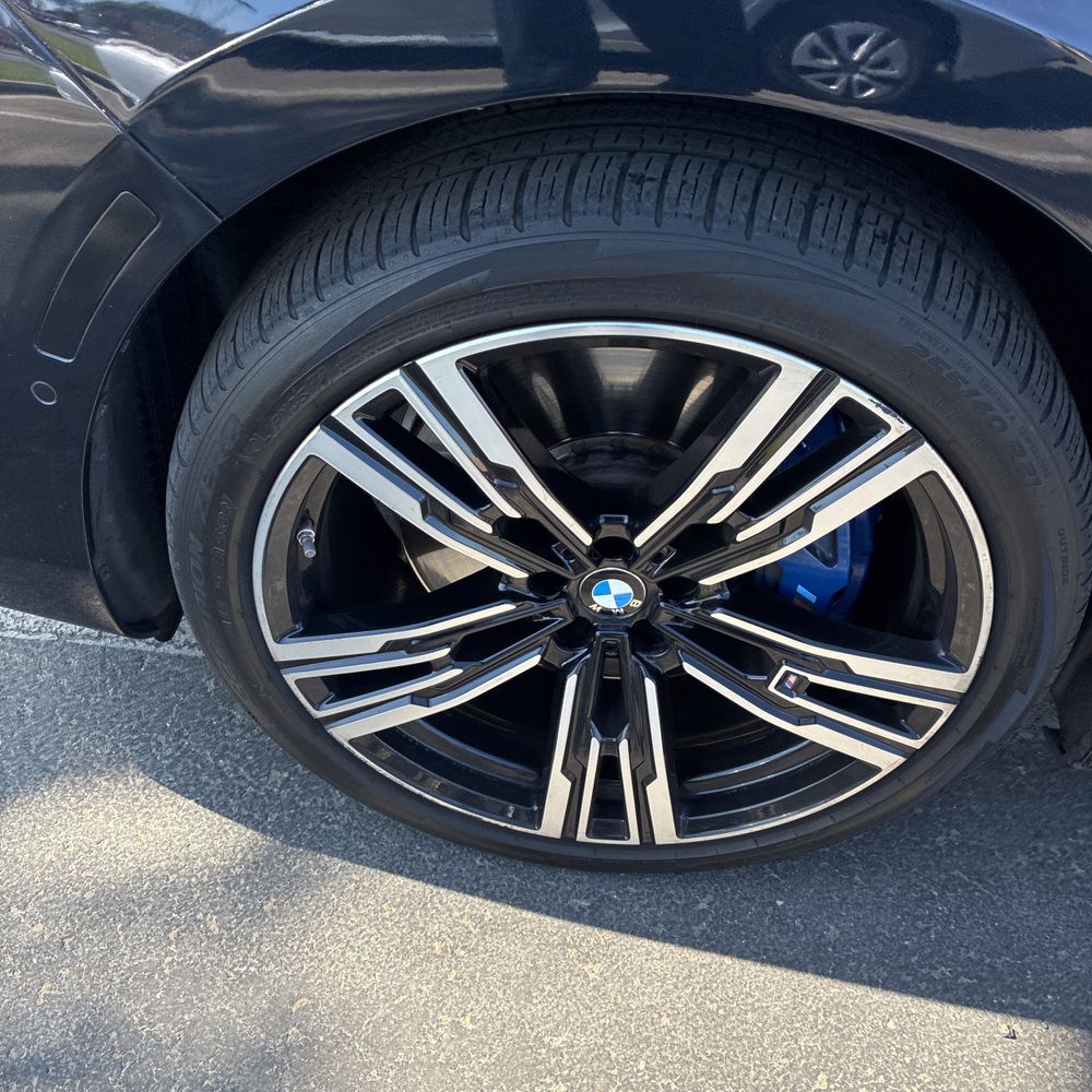2023 BMW 7-Series 740i