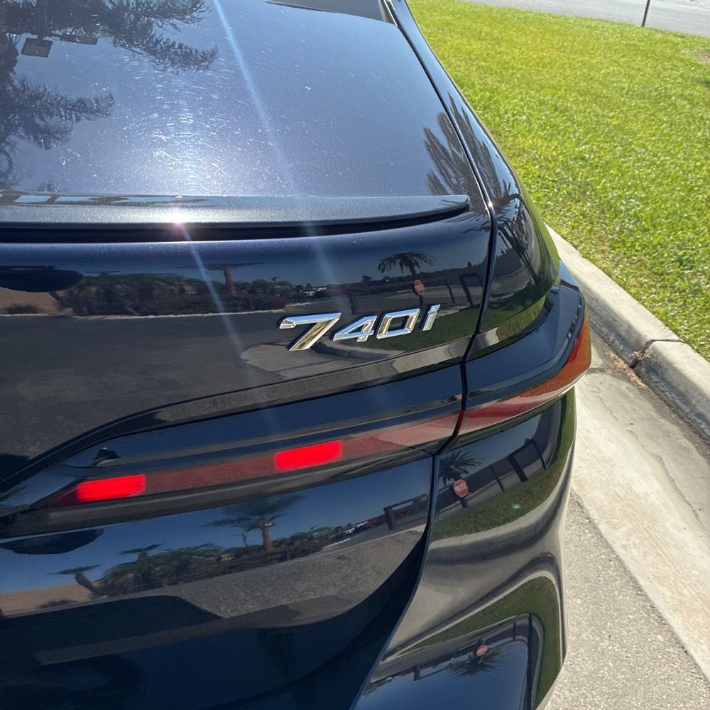 2023 BMW 7-Series 740i