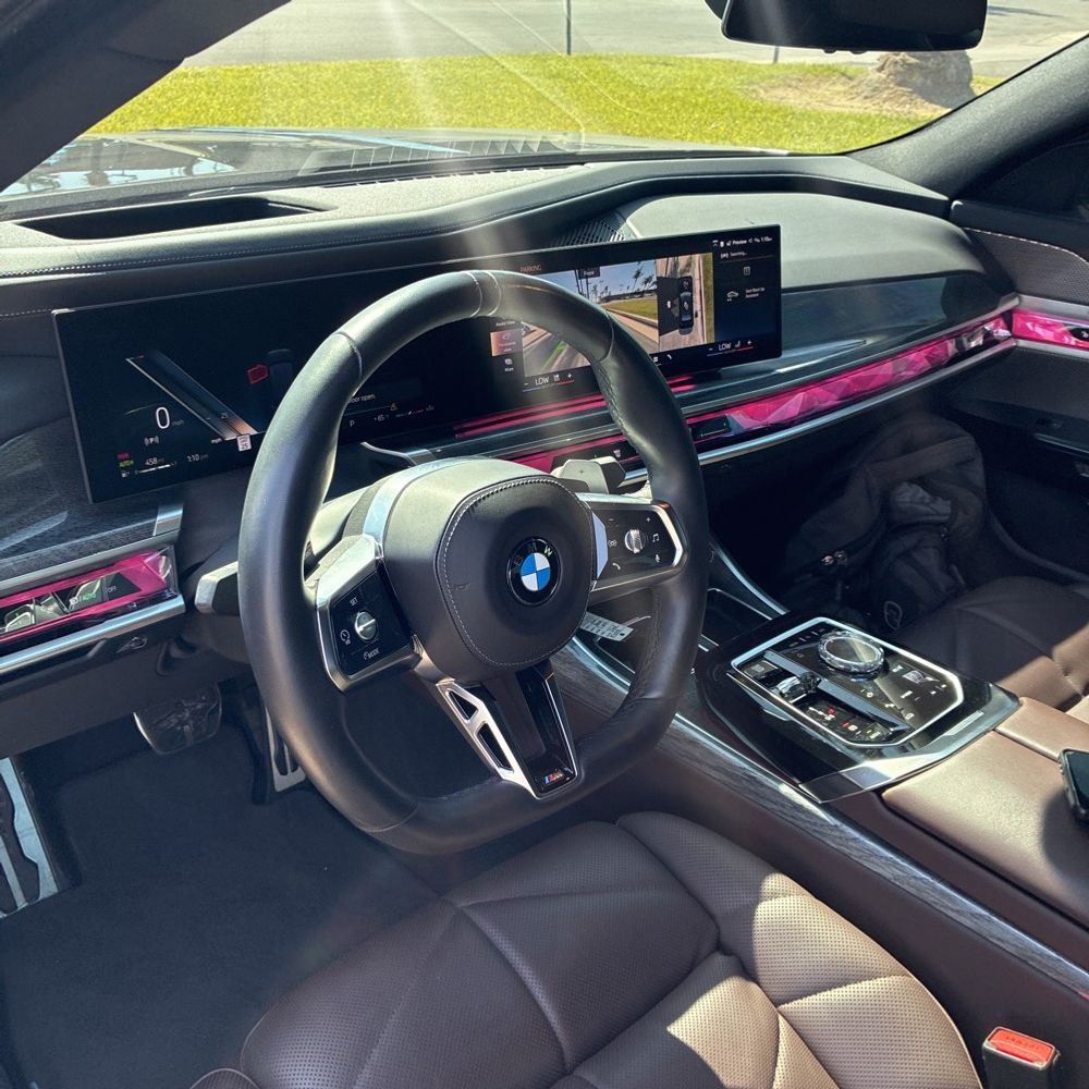 2023 BMW 7-Series 740i
