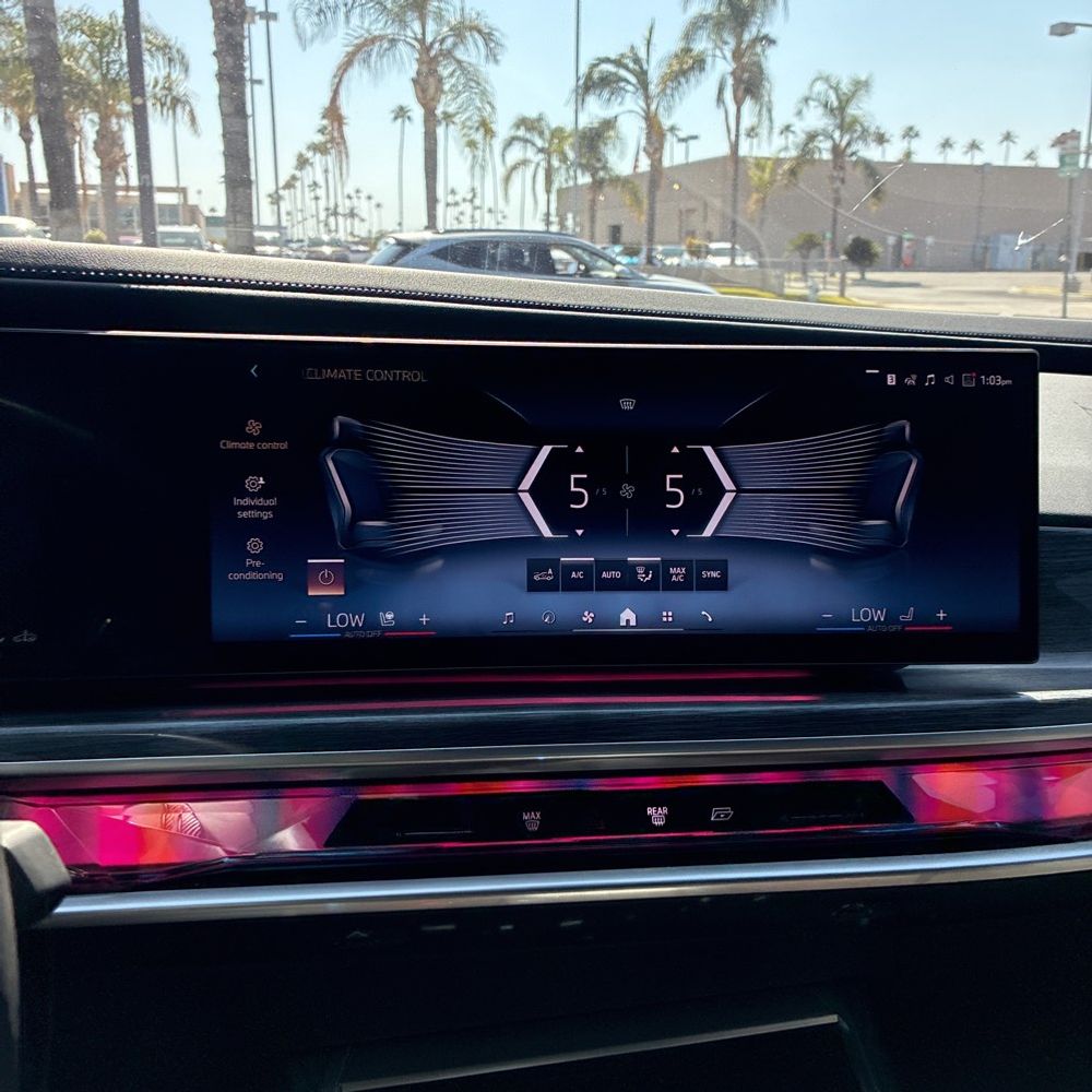 2023 BMW 7-Series 740i